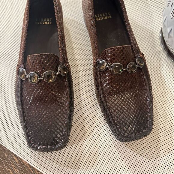 STUART‎ WEITZMAN Brown Python Embossed Comfy Leather Loafers Embellished sz 6.5M - Picture 3 of 9
